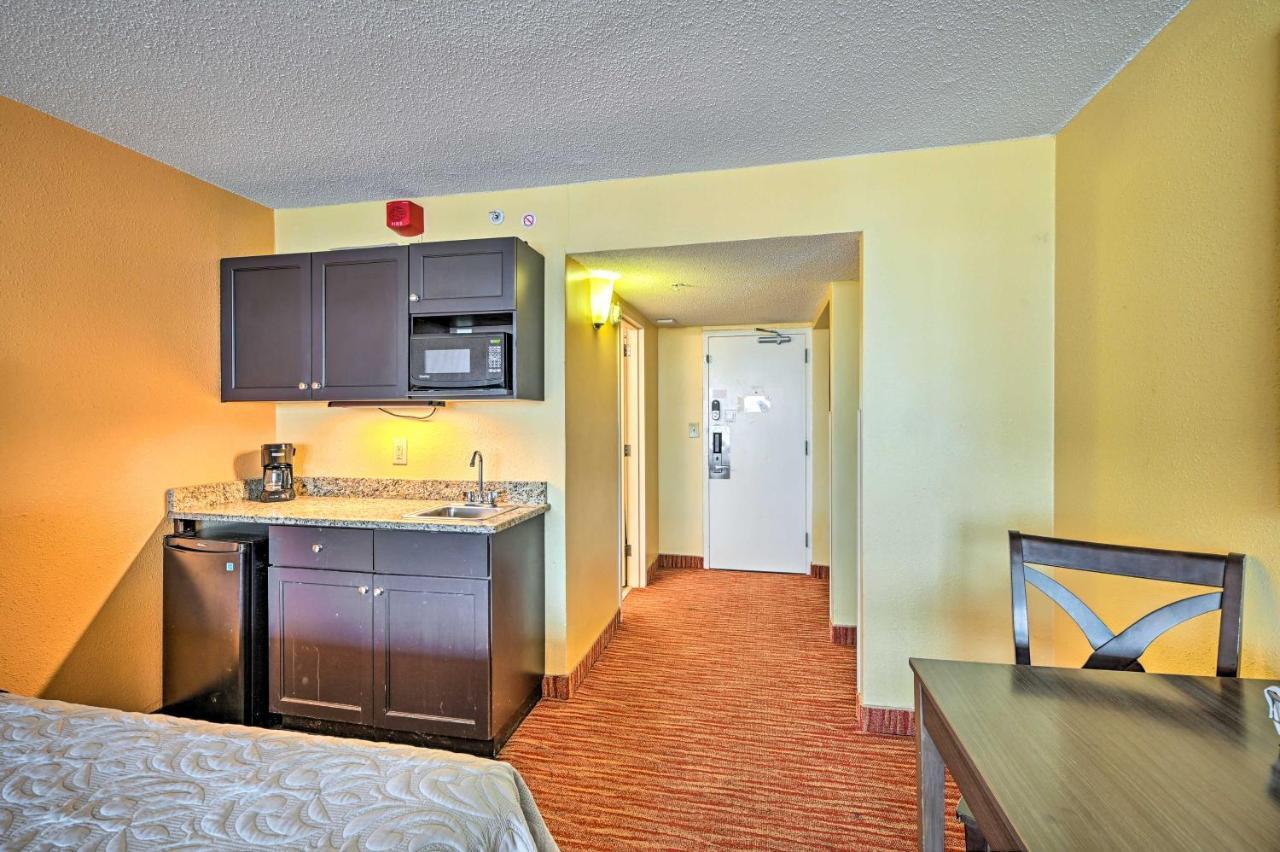 Convenient Myrtle Beach Studio With Balcony! Екстер'єр фото
