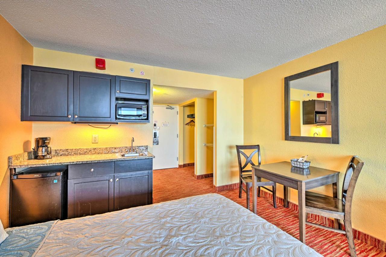Convenient Myrtle Beach Studio With Balcony! Екстер'єр фото
