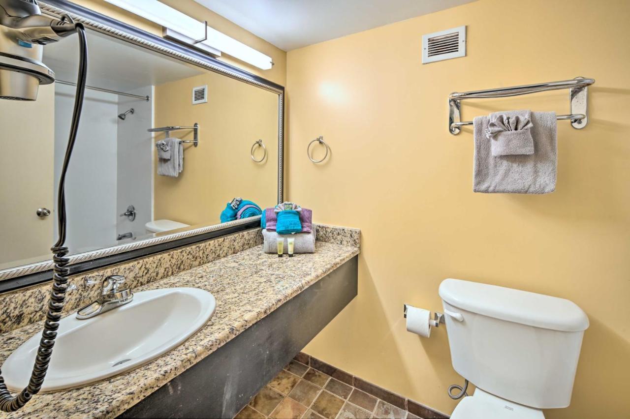 Convenient Myrtle Beach Studio With Balcony! Екстер'єр фото